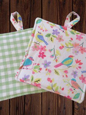Handmade Potholder, Set of 2, Reversible Birds and Green Gingham Quilted Hot Pad